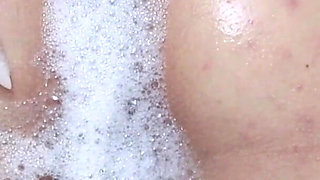 I Have Fun with My Farts in the Bathtub!