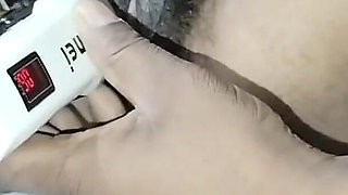 Sister-in-law Cleaned the Pussy by Cutting Hair with a Machine