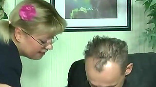 Heidi Fick Schlampe Wild Couch Threesome