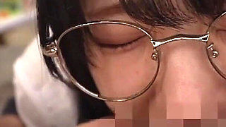 A Busty Schoolgirl Who Bumped Into Me on My Bike and Gave Me Full Support in Sex!