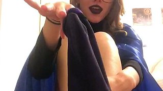Flexible foot fetish masturbating with feet and hands