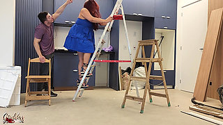 Electricist Foot Pervert Tricks Kiffa Worshipping Her Feet to Finish the Job