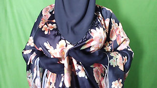 Muslim Hijabi Beautiful Housewife Fucking with Neighbor - With Clear Hindi Audio