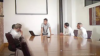 Oriffice Junior - Board Meating