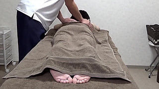 Slender Body Oil Massage