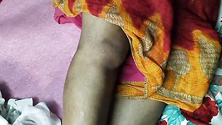 Indian desi wife full sex bhabhi ka chut mein pani daal