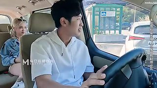 Asian man fucked slut in car