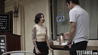 Tiny waitress tricked by a sly customer