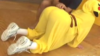 Pikachu H-Cosplay