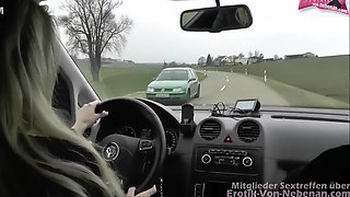 Im Auto Gefickt - Young Tramper Fucks Hot Blonde Milf In Her Car Outdoor