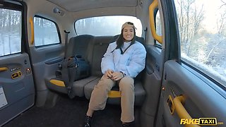 Faux cab sexy film college girl makes her very own sextape with a taxi driver