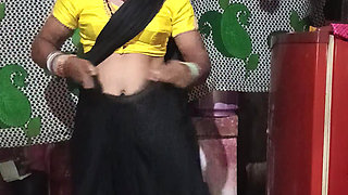 Deshi Madhuri bhabhi crasdreshing