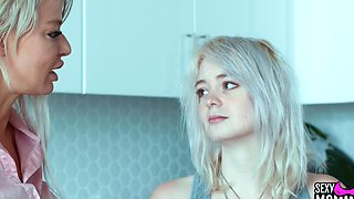 Hot milf London River fingering with blonde Annie Archer