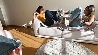 Two Lesbians Have a Strong Smelly Feet Female Wrestling Match