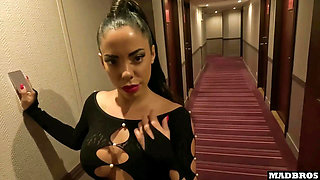 A Super Hot Italian Girl Just Met Gets Fucked And Squirts Everywhere In Anal !!!!