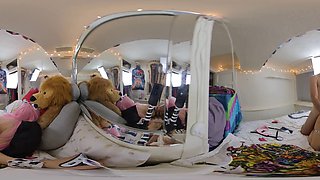 Wild pink-haired chick Jeshroomchrist gives the ultimate 360 VR experience on the beach