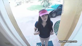 Pizza delivery girl fucks for cash on video