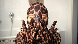 Leo Zentai Catsuit Wet Bathtub Experience Ends with Facial Mask Cum Play - Projectfundiary