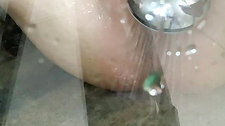 WHITE SEXY HOUSEWIFE MASTURBATE HER TIGHT PUSSY BY SHOWER