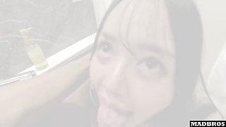 A Hot Japanese Girl Follows Me Into The Shower To Get Fucked Secretly !!!