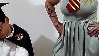 Entiado Não Foi Festa De Formatura Para Colocar Seu Pênis Minúsculo Na Bunda Da Madrasta