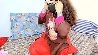 Desi Milf Aunty Play With Her Pussy With Sex Toy.