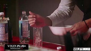 Lauren Phillips And Ashley Alexander - Curvy And Blonde Hottie Devour Bartenders Bbc