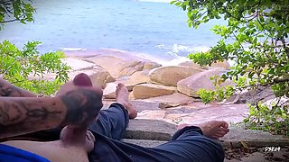 Amateur Teen Handjob Cumshot Surprise on Beach Outdoor Sex