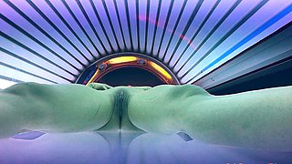 Bryce Adams - Squirting In The Tanning Bed