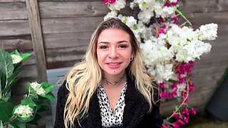 Luna, 30, offers the services of two handsome stallions! - Jacquie et Michel TV