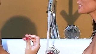 Catalina Cruz - Taking a Warm Lesbian Bath