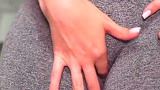 Cameltoe Fetish in Yoga Pants Part 1