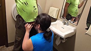 Teen 18+ Employee Wants A Quickie While On Lunch Break