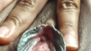 Horny Webcan Girl Fucks Her Throat with Her Fuck Machine While Her Pussy Is Vibrated