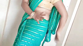 Indian village hot desi girl in the forest viral MMS