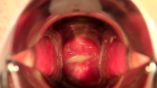 Hot pussy spreading close up for solo toying stunner