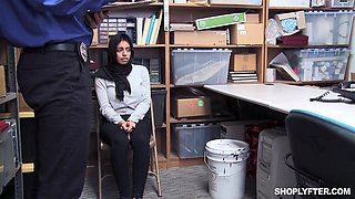 Arab Shoplifter in Hijab Ella Knox got fucked by the security guard