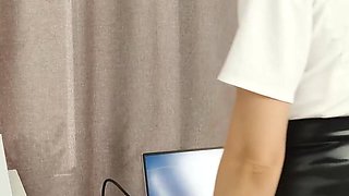 Secretary MILF Anus Stretched at the Office
