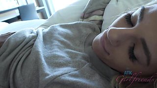 Bella's pussy lips trailer