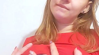 Big boob brunette masturbates on webcam