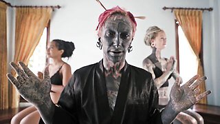 Pornstar trailer with talented Anuskatzz and Lily Lu from Dirty Dreaz