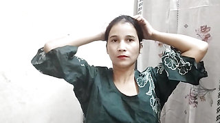 Step sister ko new dress dilwa kar jabar dasti pel diya