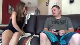 eporner sister Makes Amends for Breaking  brothers I-Pad !