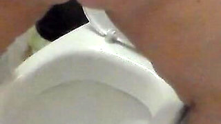 Jen Is Peeing in the Toilet