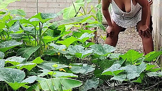Follo a Madrastra India Al Aire Libre Hasta Dejar Su Concha Llena De Semen