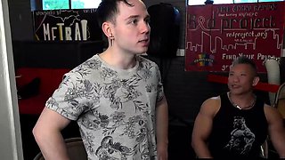 Horny Gays Threeway Loves Bareback