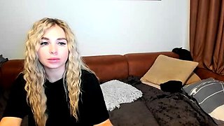 Amateur webcam lesbians mutual masturbation with toys