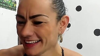 Muscle Flex and Squirt with Mega Muscular MILF