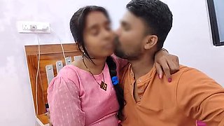 Permi Pooja Hot Desi Bhabhi Sucking Young Boy's Cock - Indian Village Sex XXX Video