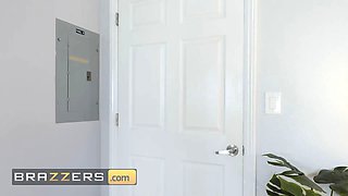 Ever nasty Kira Noir wants to fuck her friend but gets to fuck her friend's mummy Alura Tnt Jenson - brazzers